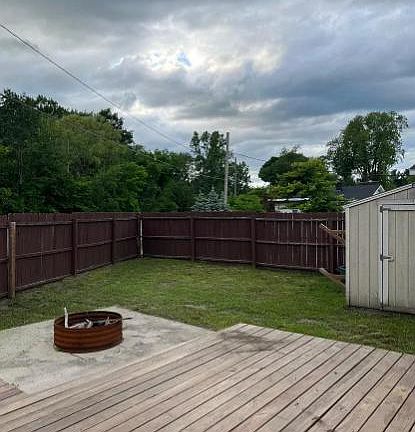 2nd image of 3086 Woodland Dr