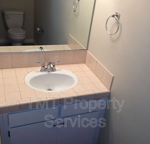 881D Peach St — Photo 4