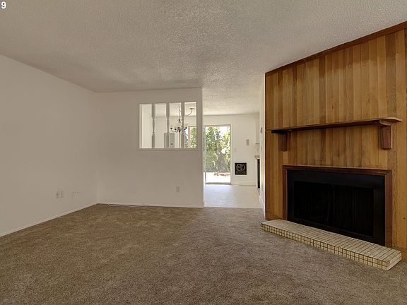 3rd image of 1022 NE 63rd St