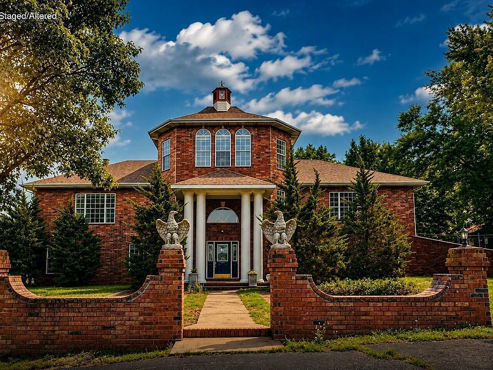 1st image of 1023 E Fremont Drive