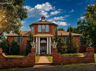 1023 E Fremont Dr, Stockton, MO 65785