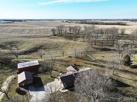 4th image of 34 Missouri Ln