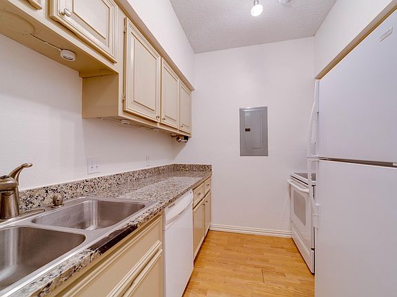 5th image of 4426 Harlanwood Dr #218