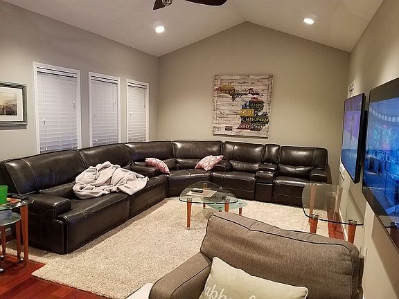 living room - 23.5 x 13