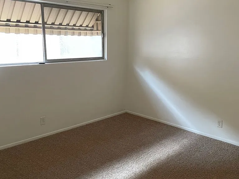 046 - 602 Fairview — Photo 35