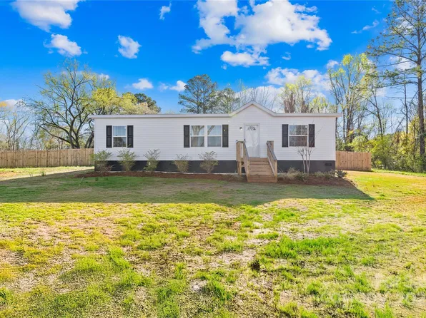 1562 Catawba River Rd, Fort Lawn, SC 29714