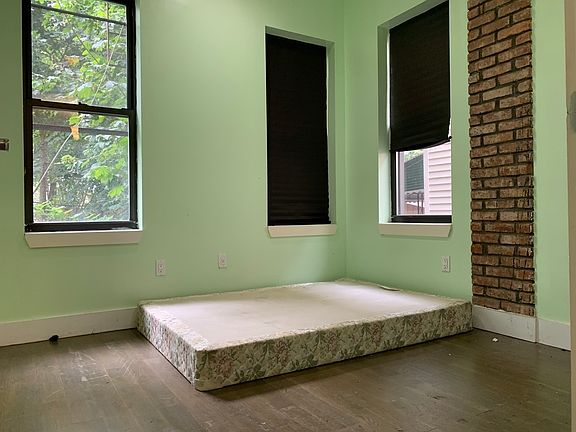 5th image of 404 Evergreen Ave #1A