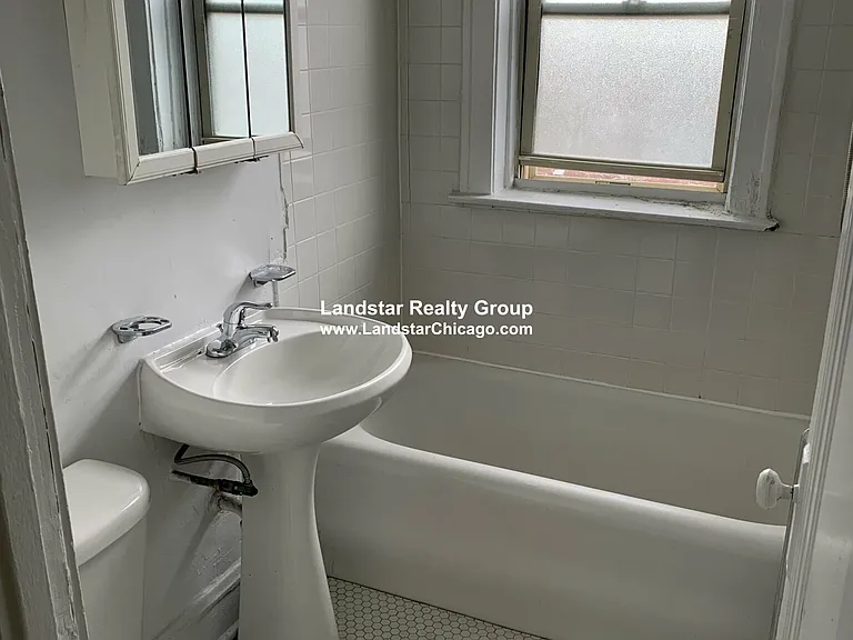 2853 W Berteau Ave #2 — Photo 11