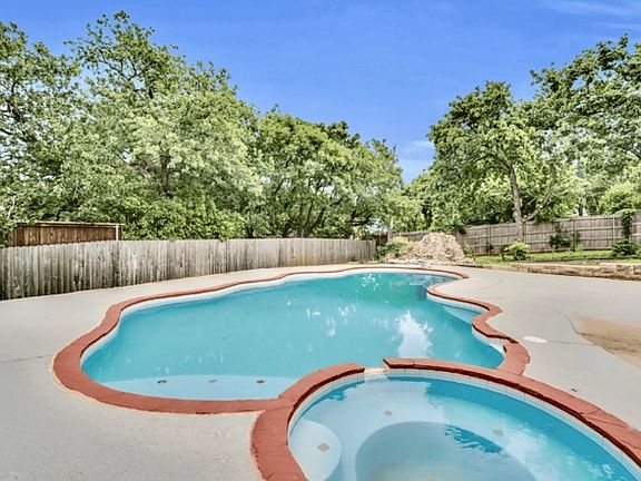 2nd image of 5612 Bay Club Dr