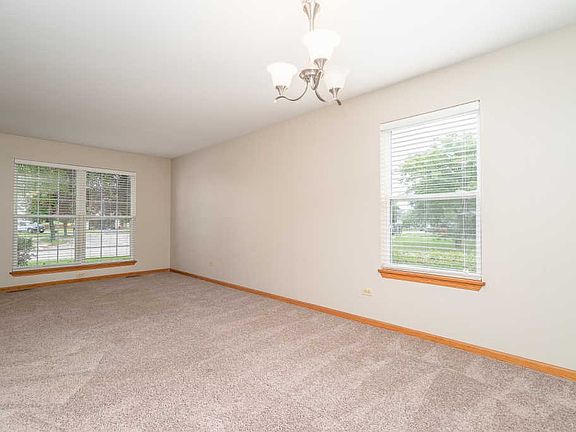 3rd image of 2212 Willow Lakes Dr