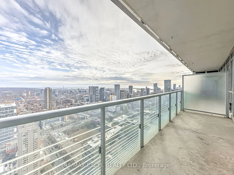 386 Yonge St #4904 — Photo 41