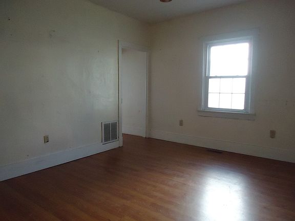 3rd image of 181 Miracle Mountain Rd