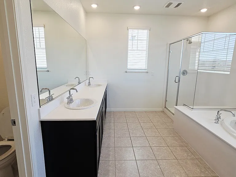 5444 Gallier Loop — Photo 36