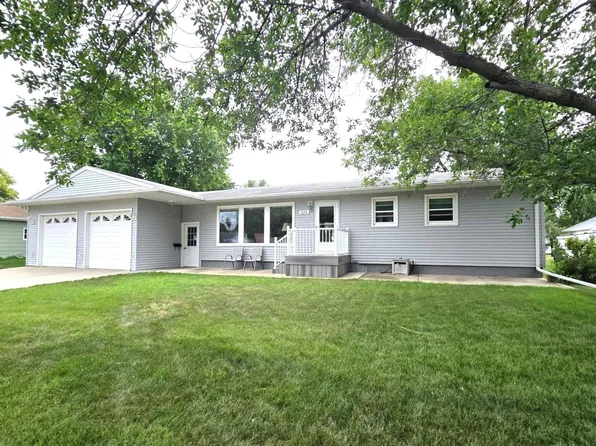 320 W 6th St, Miller, SD 57362