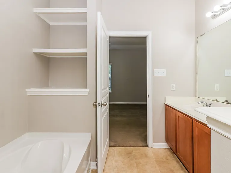 8119 Almera Falls Dr — Photo 10