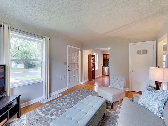 3rd image of 7239 Logan Ave S