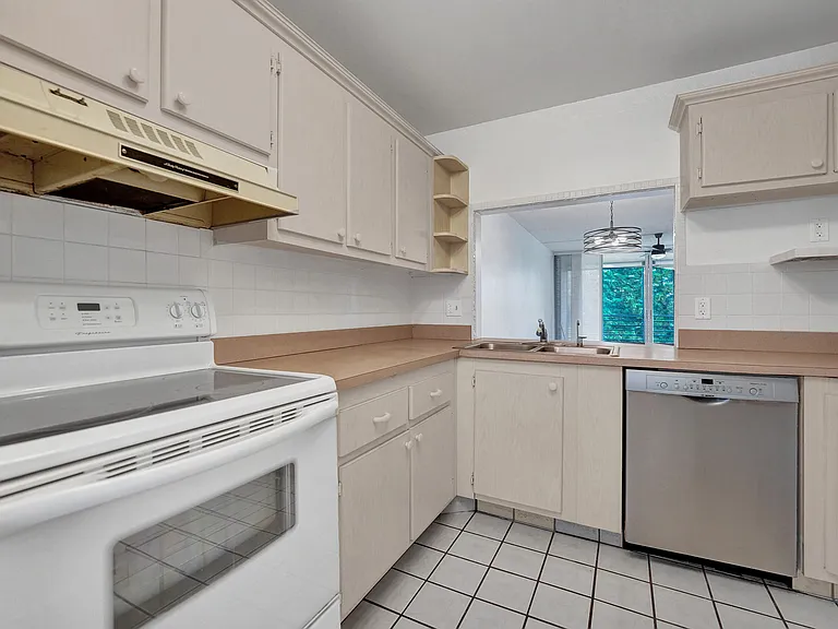 9470 Poinciana Pl #308 — Photo 14
