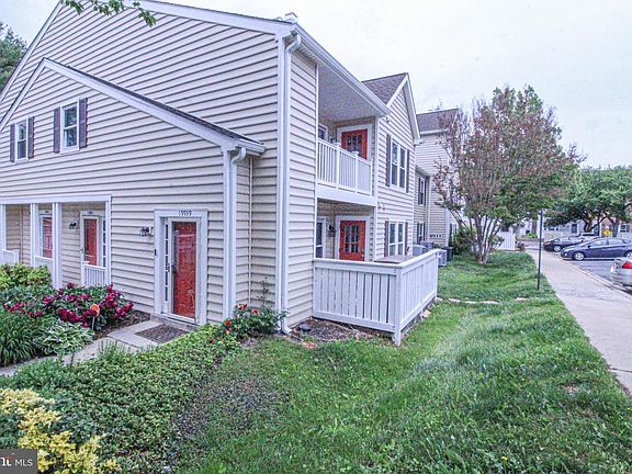 3rd image of 19941 Appledowre Cir #102