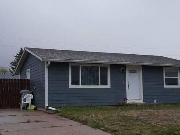 2nd image of 260 Dahlia St