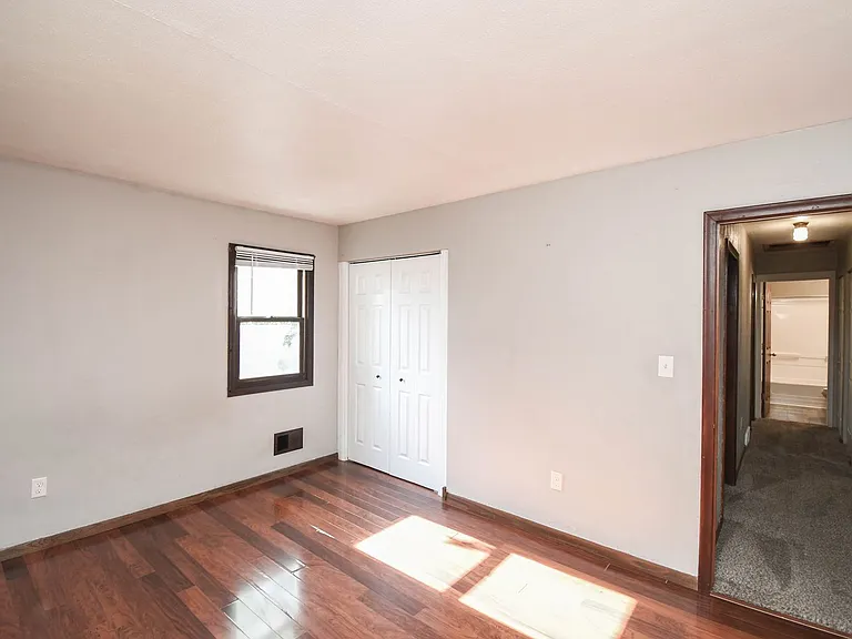 900 S Marday Ave — Photo 11