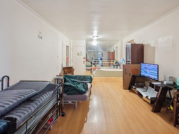 4th image of 1130 Stadium Ave APT 1J