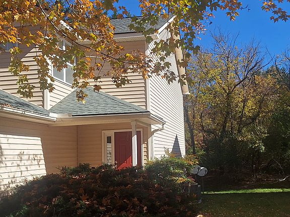 2nd image of 15 Jacobs Way Dr #B