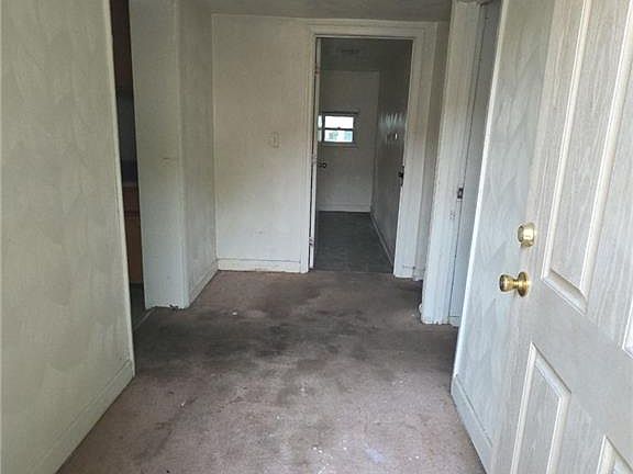 4th image of 1203 Country Rd