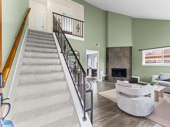 3rd image of 9810 Charter Ridge Dr