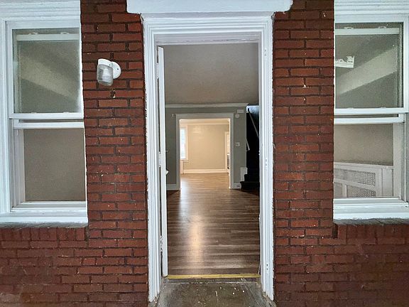 4th image of 2121 Anchor St