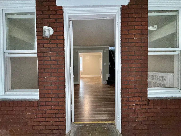 2121 Anchor St — Photo 4