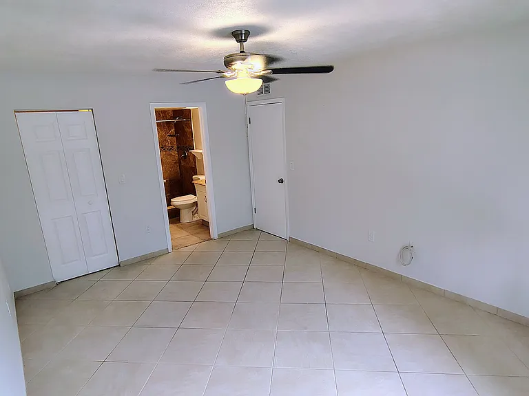 Main bedroom and bath, W.I.C.