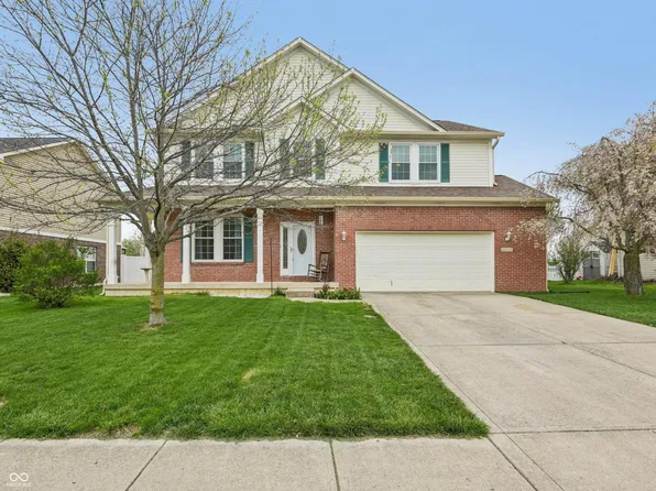 4476 Easy St, New Palestine, IN 46163