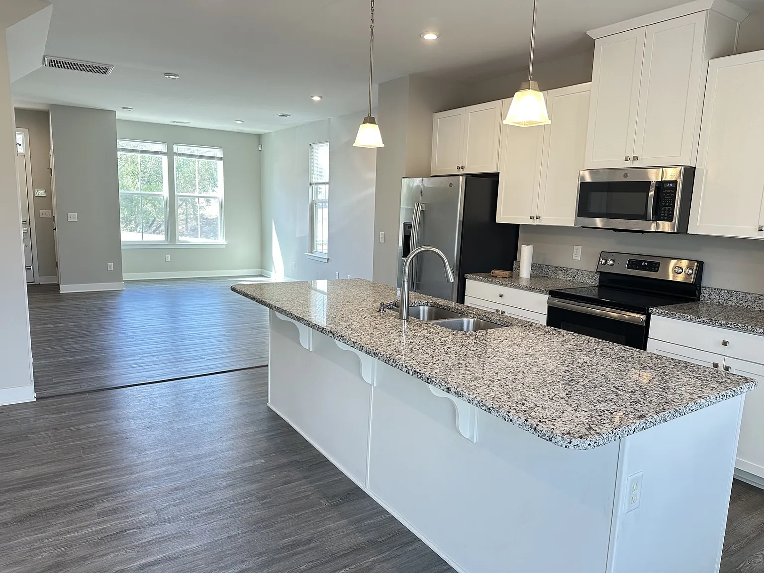 4330 Summercrest Blvd — Photo 3