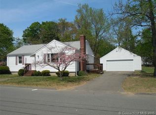6 Smith St, Windsor Locks, CT 06096