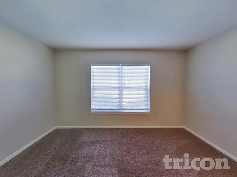 6811 Smithfield Blvd — Photo 8