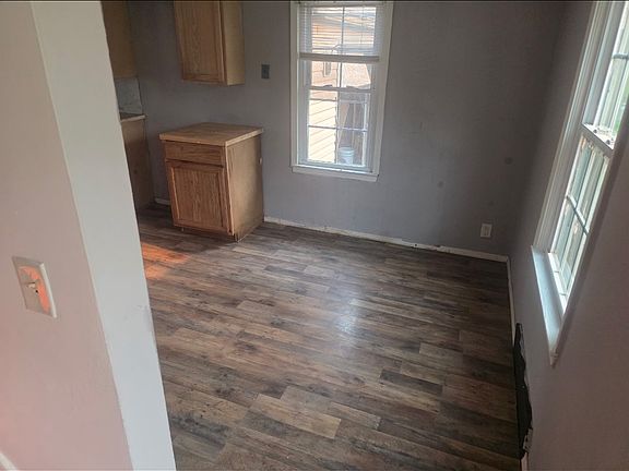 3rd image of 3647 Arden Blvd