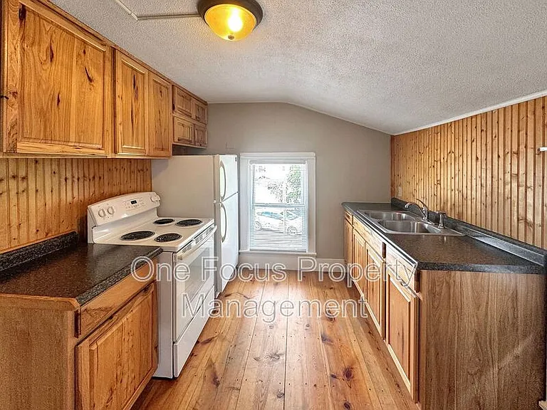 525 W Church St #3 — Photo 1