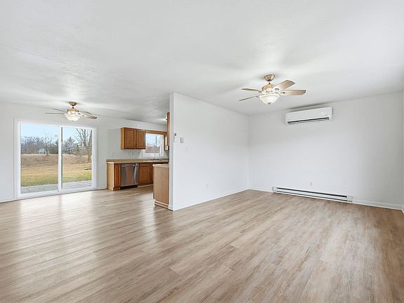 4th image of 755 E Wendell Jacob Ave