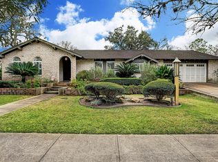 5219 Shady Oaks Ln, Friendswood, TX 77546