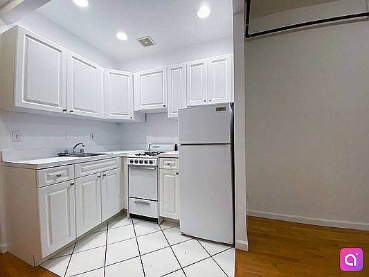 2nd image of 347 E 76th St APT 2c