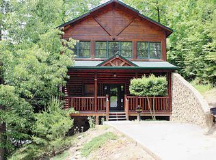 653 Gatlinburg Falls Way, Gatlinburg, TN 37738