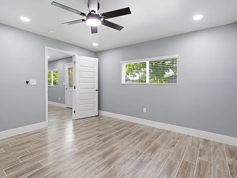 3031 Sunnydale Dr — Photo 10