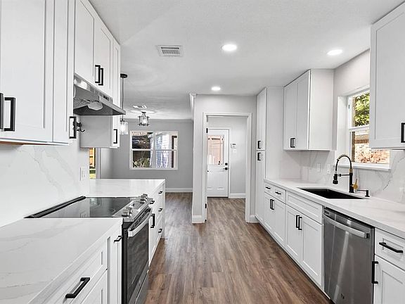 2nd image of 2619 Palo Pinto Dr