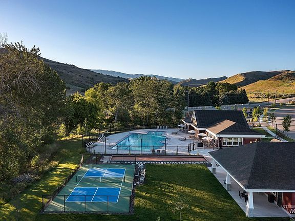 7th image of this home