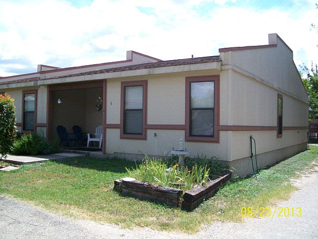 1st image of 627-1 Lois St