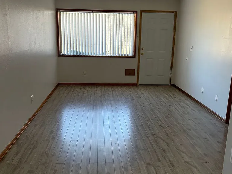 Lsbrwy - 7508 Ne Broadway — Photo 2