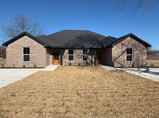 113 N Van Buren St, Mc Gregor, TX 76657