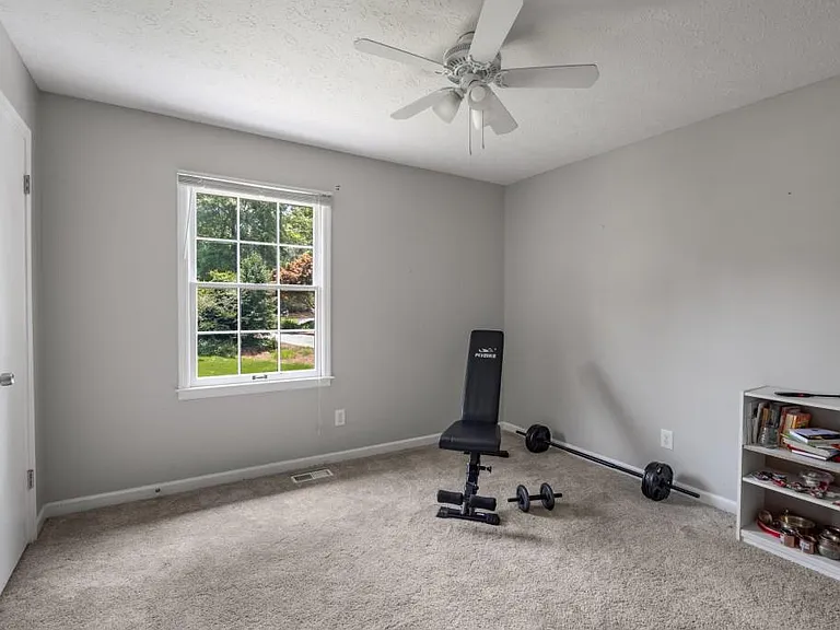 2795 Bentwood Dr — Photo 16