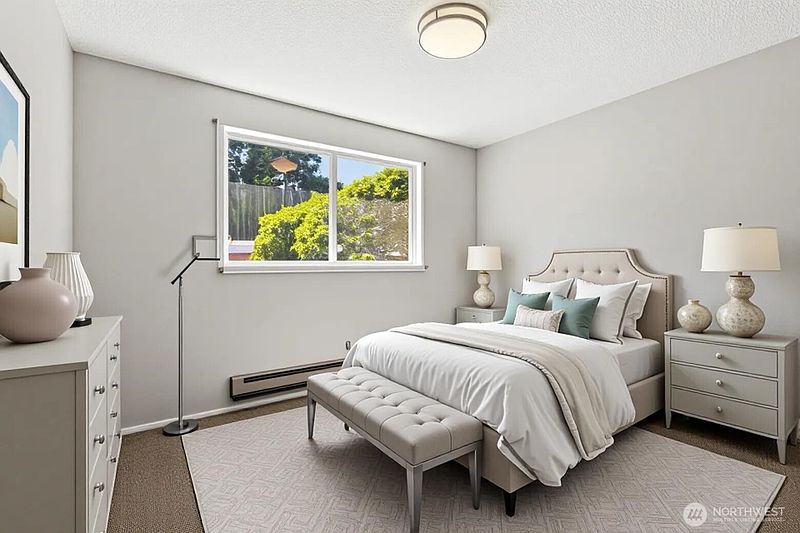 5th image of 802 Oakcrest Drive SE