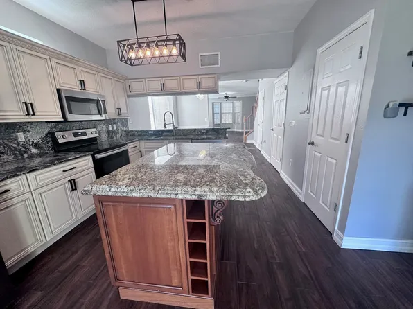 2656 Sabal Springs Dr, Clearwater, FL